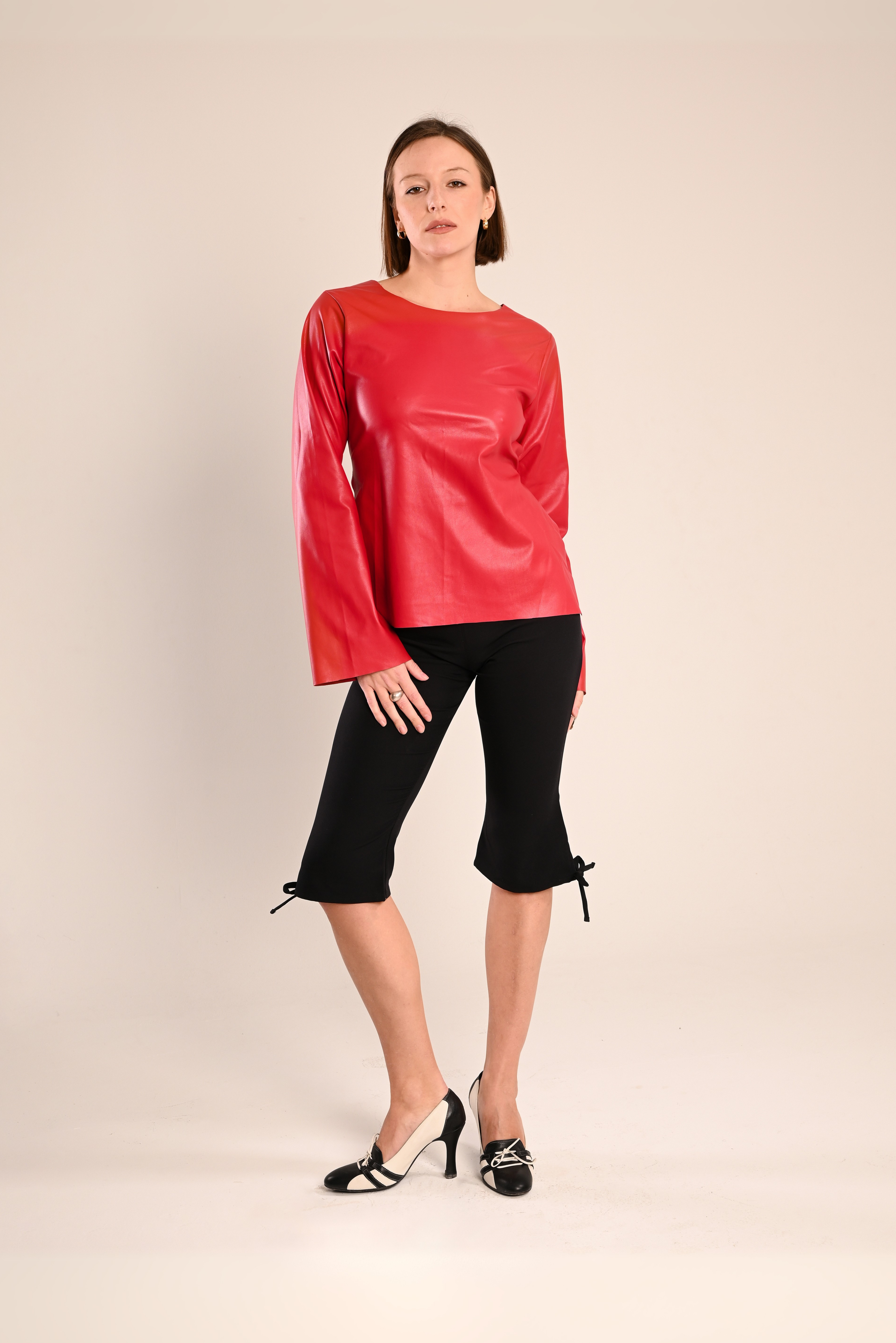Black capri pants